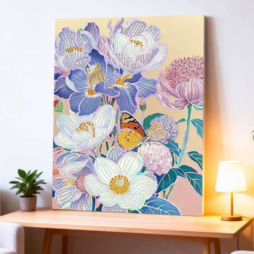 Fleurs Violettes et Papillon Jaune